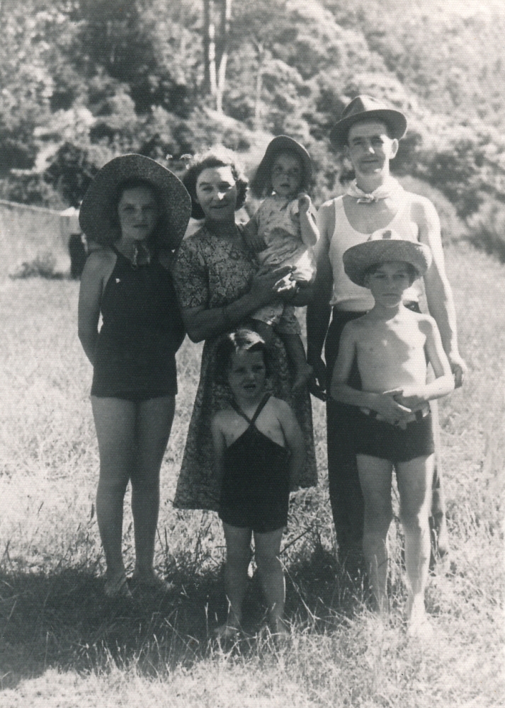 James and Norah with 
their children. Carol about 18 months in her mother's arms