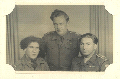 Studio pic of
Bronisław with two friends