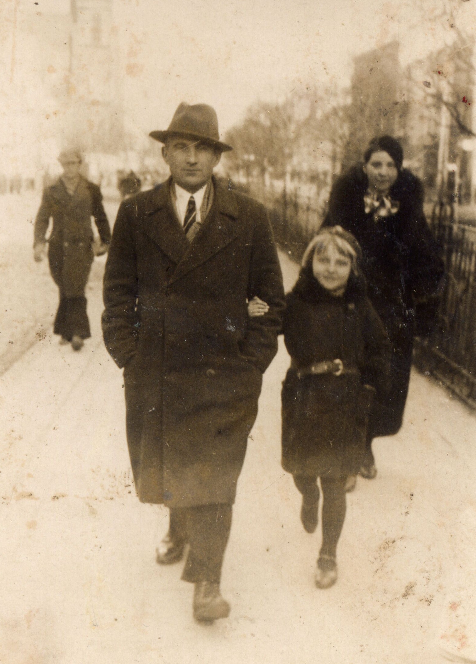 Jan Jarka with 
Jadzia in Białystok 1936