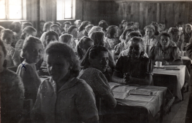 The girls' 
dining room at Pahiatua