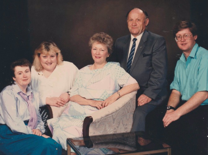 Studio photograph 
of Jan and Stella Jarka with their children 1987.