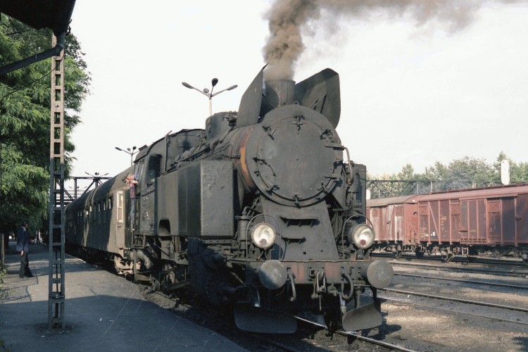 Steam train on Nowy Sacz 
platform