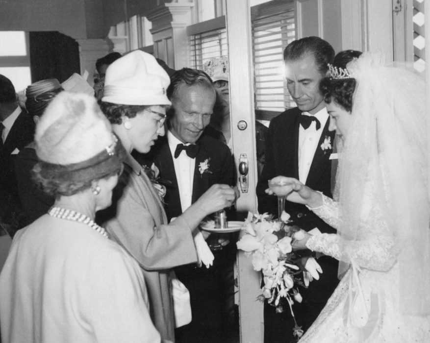 Marysia 
and Franciszek greeted in the traditional Polish way at the door of the reception