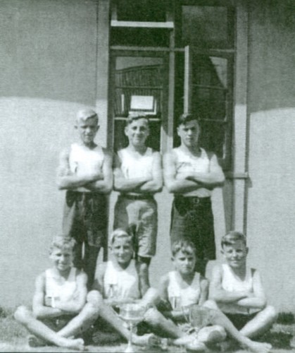 The victorious 
seven-a-side Pahiatua camp rugby team