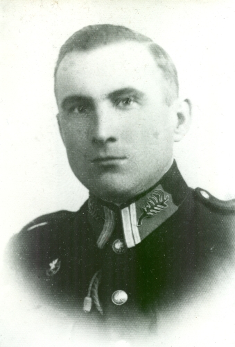 Head and shoulders pic 
of Jan Jarka in officer's uniform