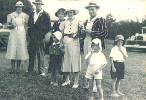 Day at 
the races with Mary Ryan and family.