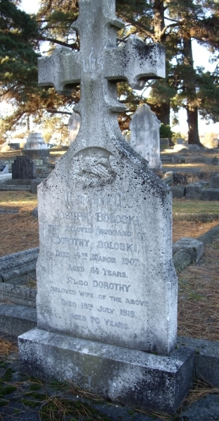 Headstone of Joseph 
and Dorothy Boloski