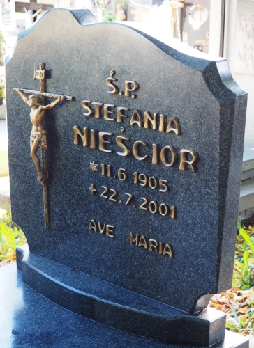 Babcia  
Nieścior's grave in Puck