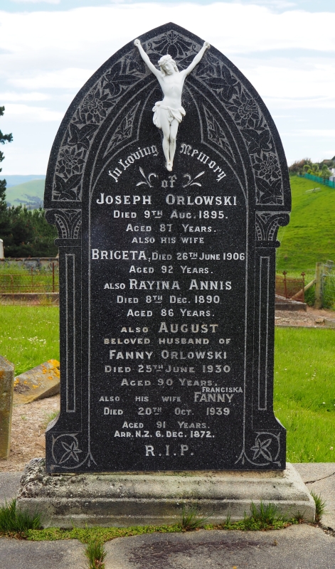 The 
headstone of Joseph and Briget Orlowski, Rayina Anis and August and Franciska Orlowski
