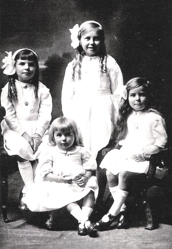 Ray, Gertrude, 
Madeline and Mavis as young girls, studio pic