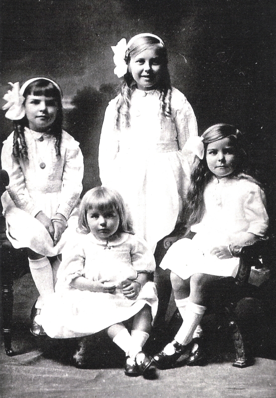 Ray, Gertrude, 
Madeline and Mavis as young girls, studio pic