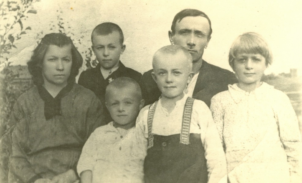 Zatorski family in Czary, near Archangelsk circa 1940-1