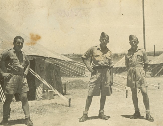 Władysław
Piotrkowski with two other enlistees in Iraq