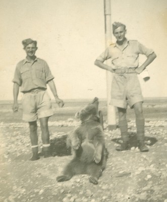 Two 
Polish soldiers with Wojtek the bear