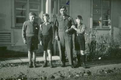 Michał Gawronek 
with Zdzisław and two other boys in Pahiatua