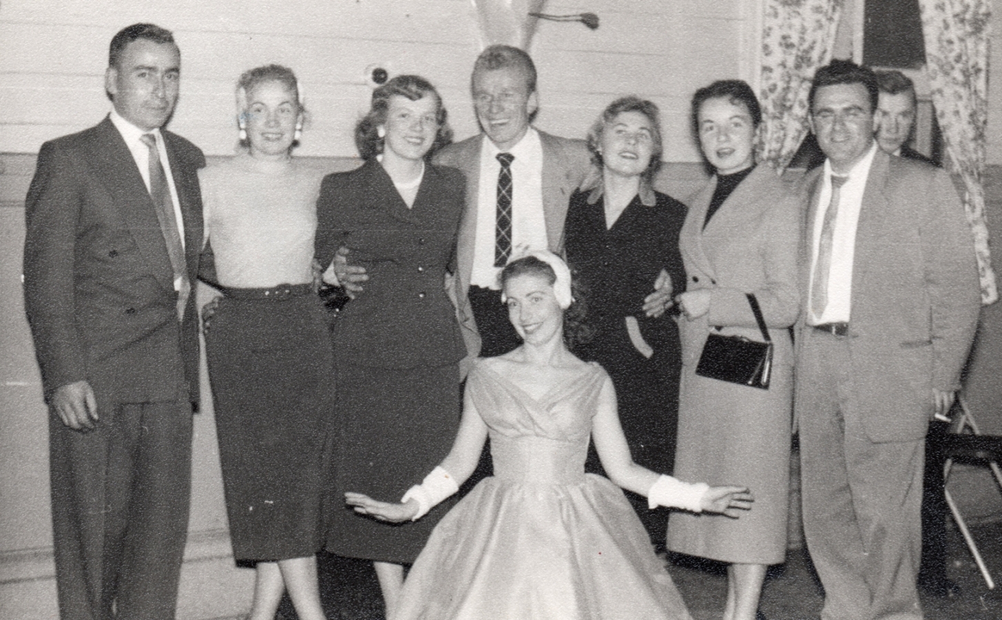 Zioło siblings and 
friends in evening dress.